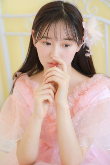 厨房玩朋友娇妻